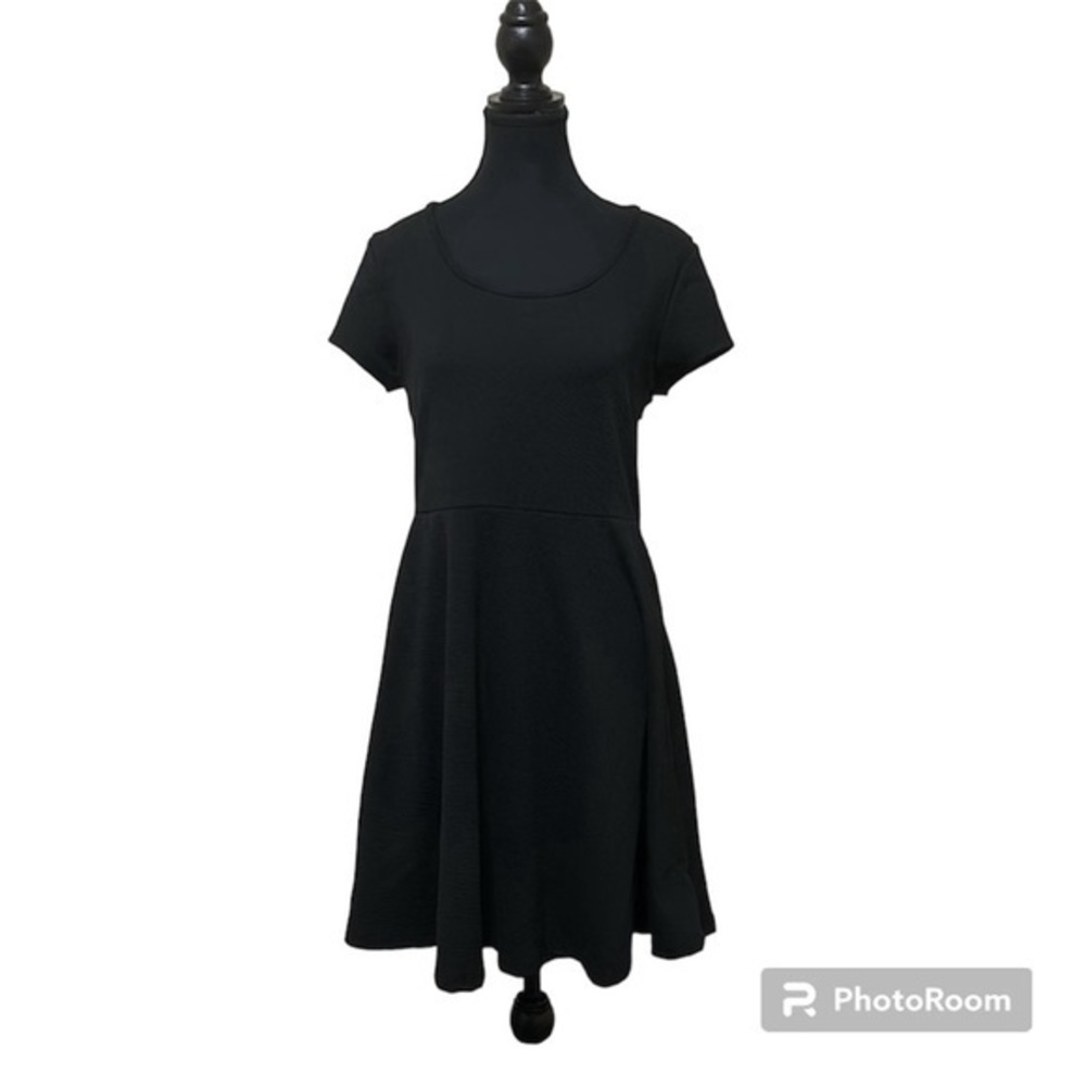 CANDY Couture Midi Black Dress with small back opening Size Large.